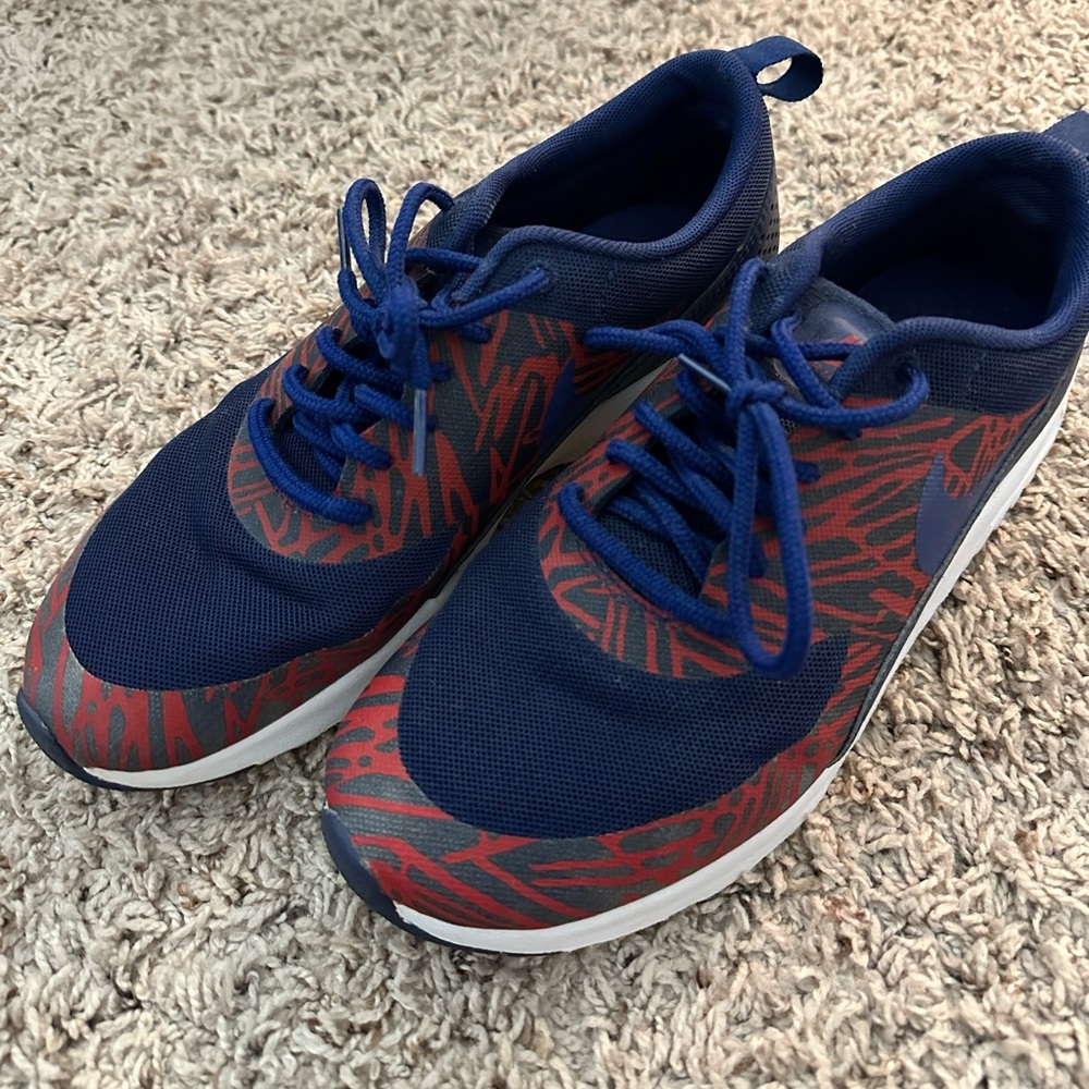 Nike navy maroon sneakers